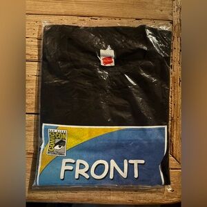 Hanes Black Short-Sleeve Tee with Comic Con Front of Line/Back of Line Print